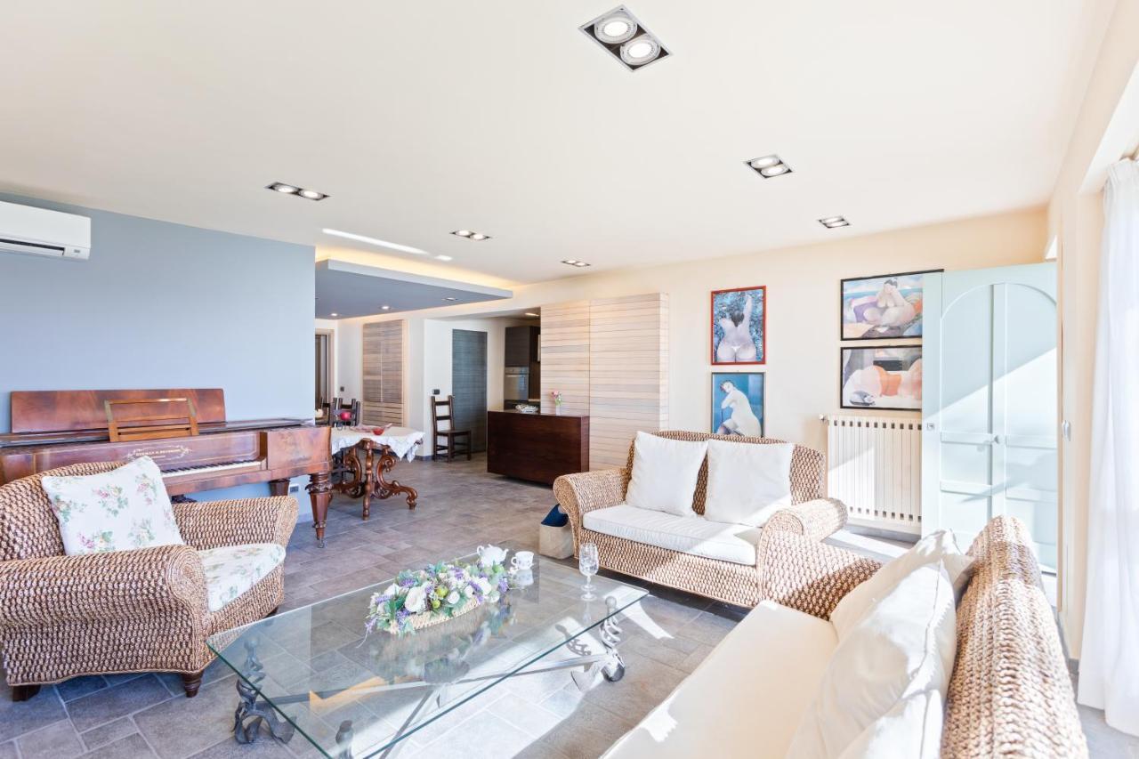 Penelope Seaview Apartment CTA Exterior foto